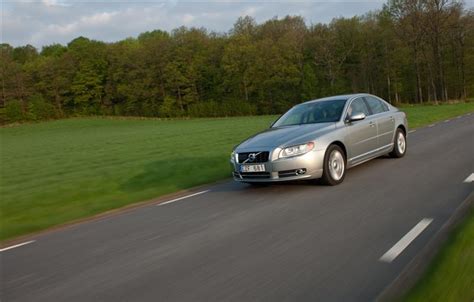 The 2011 volvo s80 is available in 3.2 and t6 awd trim levels. 2011 Volvo S80 News and Information | conceptcarz.com