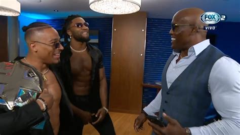 Bobby Lashley Habla Con Carmelo Hayes Trick Williams En Backstage