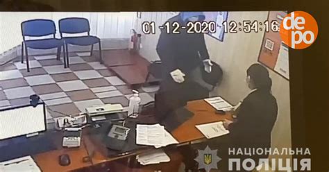 Правоохранители 11 марта нашли мертвой семилетнюю марию борисову, которая пропала 7 марта в селе счастливое херсонской области. Разбой в Херсоне: Полицейские нашли напавшего на кредитное ...