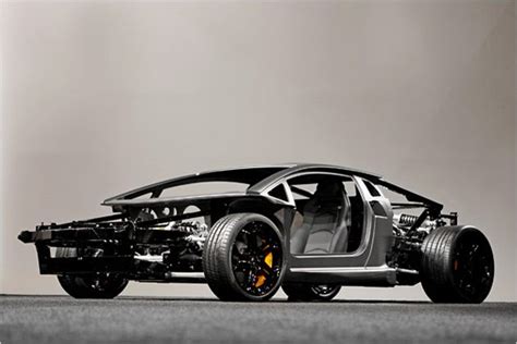 New Lamborghini Aventador Uses Carbon Fiber Down To The Emblem Carbon