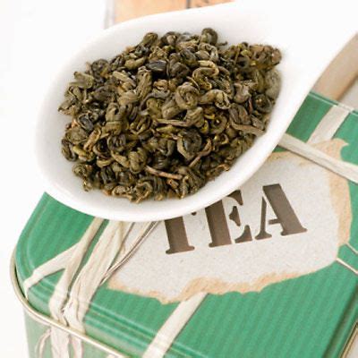 Drinking between 2 and 3 cups of hot green tea throughout the day should be sufficient for supplementing weight loss. 10 Life-Sustaining Reasons to Drink Green Tea - Diet and ...