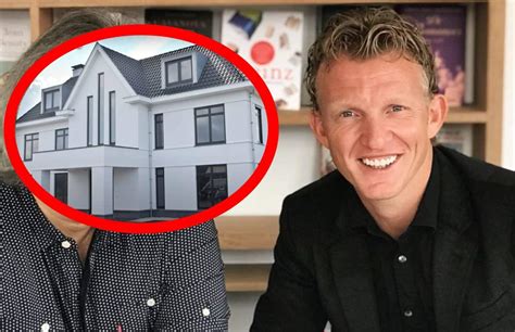 Dirt Kuyt Verwent Nieuwe Vriendin Kate Ruinemans Met Peperduur Cadeau Mannenzaken Nl