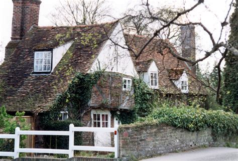 Misbourne Cottage Village Road Denham © Jo Turner Geograph Britain