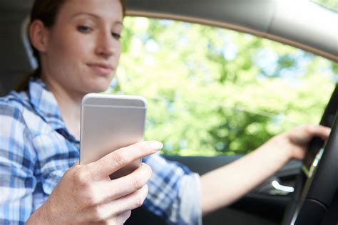 Distracted Driving Simple Solutions For Safety Driver Education Safety