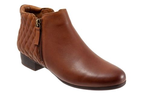 Trotters Major Lug Quilted Womens Trotters Boots · Dr Alex Boyd