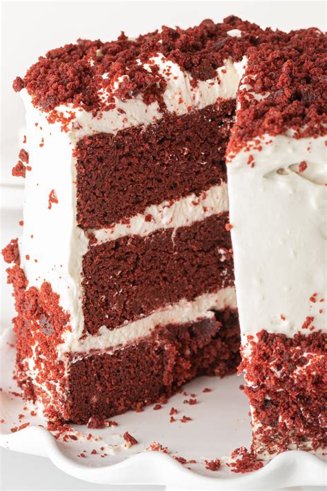 The bold colour of a red velvet cake is a delight to the eye and, with its rich cream cheese vanilla icing, it's even more of a joy to eat. Low Carb Red Velvet Cake With Cream Cheese Frosting