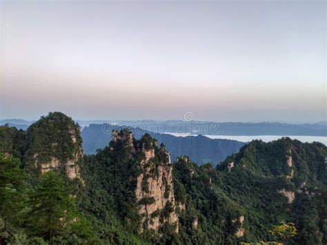 Zhangjiajie National Forest Park Gigantic Quartz Pillar Mountains