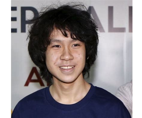 Amos yee is a singaporean blogger, youtuber personality and activist who split the internet world into two after posting controversial blogs and videos and subsequently getting arrested. Amos Yee - Bio, Facts, Family Life of YouTube Personality ...