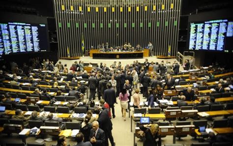 Janela partidária 10 dos deputados trocaram de partido na Câmara até