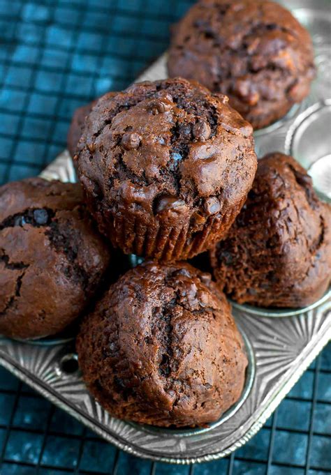 Double Chocolate Banana Muffins Peas And Crayons