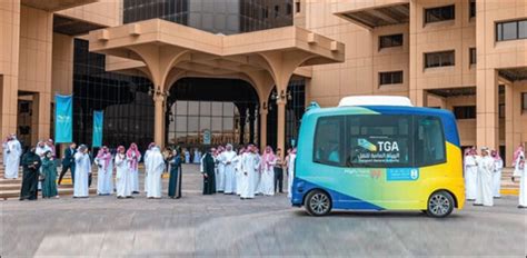 سعودی عرب ڈرائیور کے بغیر چلنے والی خود کار بس کا افتتاح