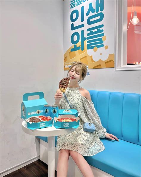 エリンコさんのインスタグラム写真 エリンコinstagram 「🍕🧇🇰🇷💕 韓国で話題のお店ワッフルカーンが 渋谷109に新しくopen🧇💙 しょっぱ甘い組み合わせが最高なピザと