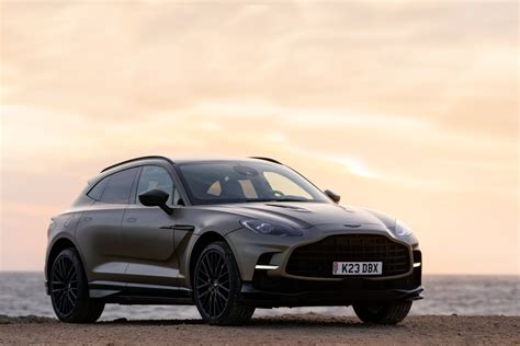 2023 Aston Martin Dbx 707 Review A Game Changing Luxury Suv Bloomberg