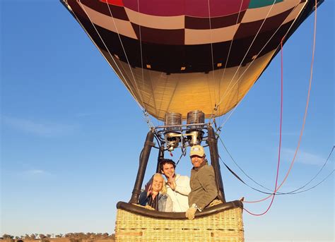 Hot Air Balloon Rides Over Canowindra Nsw Hot Air Ballooning Sunrise