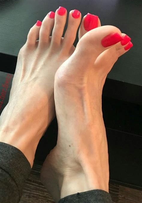 Pin On Feet Barefeet Foot Toe Highheels Footjob Mistress