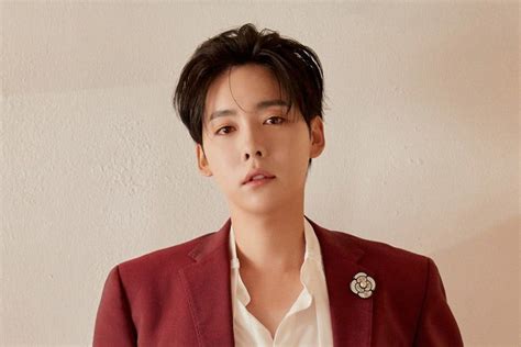 #winner #kim jin woo #jinwoo #김진우 #seungyoon #위너 #seunghoon #song mino #really really #fool #yg i really shouldn't cover for him. WINNER's Kim Jin Woo Talks About Preparing For Solo Debut ...