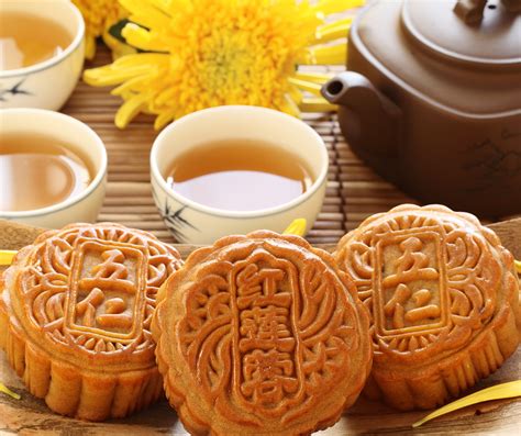 How To Make Your Own Chinese Mooncakes