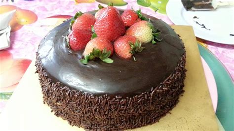 Sila nikmati gambar yang menyelerakan kat bawah ni ok. ANNUR DESSERT: Kek Coklat Moist