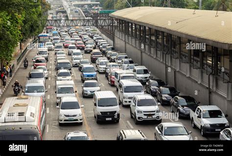 Manila Philippines June 1 2016 Traffic In Manila Makati