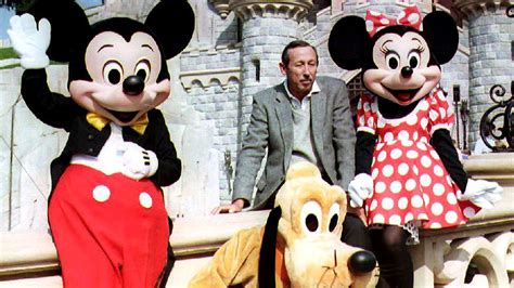 Mickey Le Personnage De Walt Disney Fête Ses 90 Ans