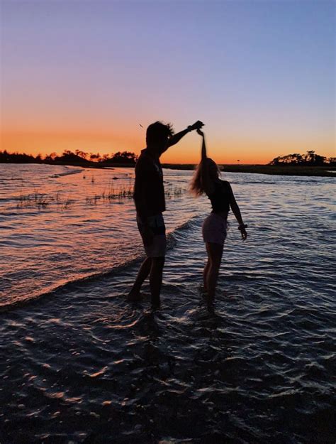 Aesthetic Couple Photos ~ Pin By Kmulls On Aesthetic Wallpaperlist