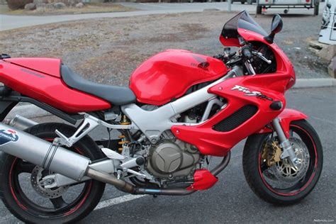 Видео vtr 1000 firestorm sound канала geka k. Honda VTR 1000 F Firestorm 1 000 cm³ 2005 - Rauma ...