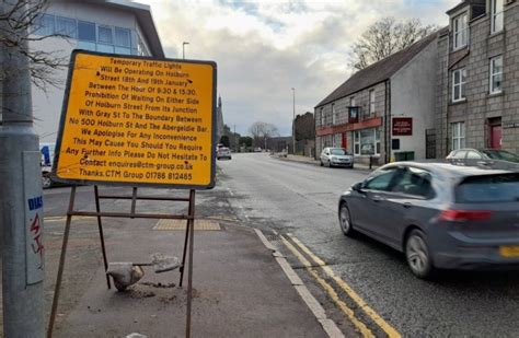 Motorists Left Baffled After Spotting Bizarre Road Sign The Scottish Sun