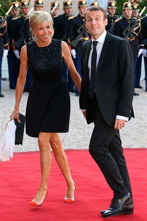 French president emmanuel macron has described his brazilian counterpart jair bolsonaro as extremely disrespectful after the south american leader appeared to mock his wife, brigitte macron, in a facebook post. 10+ Emmanuel Macron Wife Story Pics - Seputar Doremi