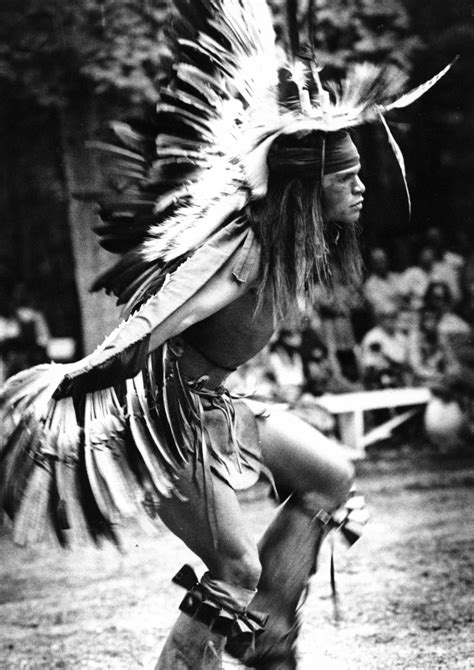 Pin By Bcr8tive On Inspiration Two Native American Dance Native American Eagle Native
