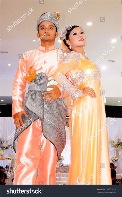 Lumut, Malaysia - Apr 22: Models Walk The Runway Wearing Malay Bridal ...