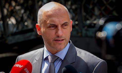 A népszavazás vagy referendum a választópolgárok akaratának érvényesítése, a demokráciának közvetlen eszköze és a hatalomgyakorlás általános és „legerősebb formája. A háromigenes népszavazás a választás szabadságáról szól ...