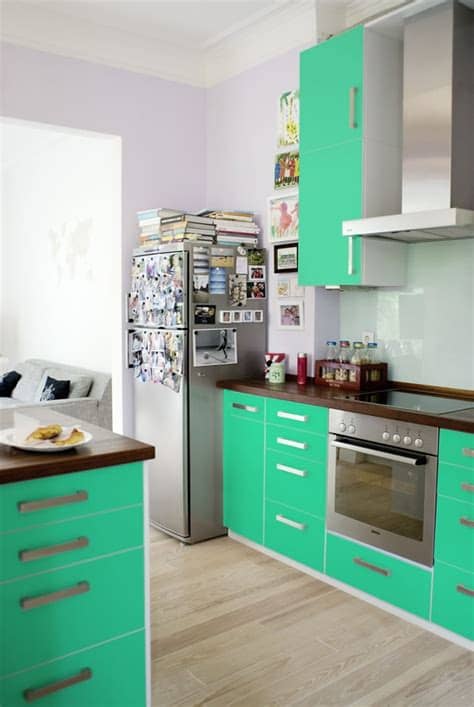 Los vinilos para cocina son una original idea para decorar tu cocina. Cocina personalizada con vinilos Likeacolor.com