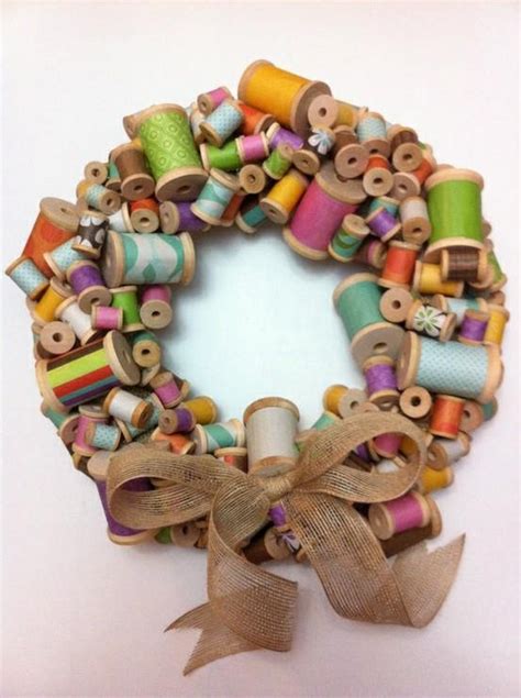 What A Unique Wreath Spool Crafts Wreath Crafts Sewing Crafts