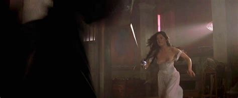 Catherine Zeta Jones Topless In The Mask Of Zorro