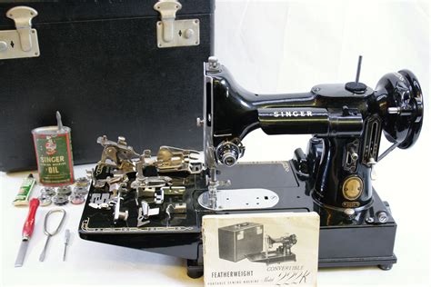 Singer Featherweight 222k Electric Sewing Machine With Case
