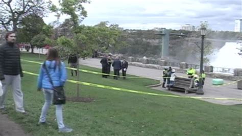 Boy Tumbles From Railing At Niagara Falls Police Investigate Ctv News