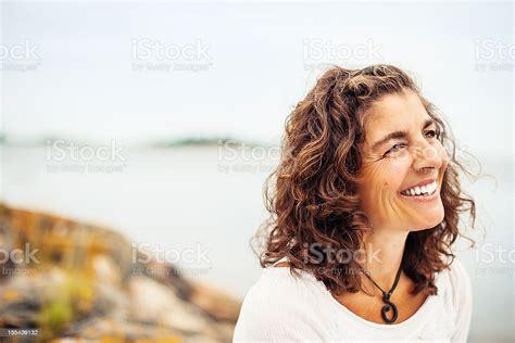 아름다운 중년 여자 여자에 대한 스톡 사진 및 기타 이미지 여자 한 명의 여자만 40 44세 Istock