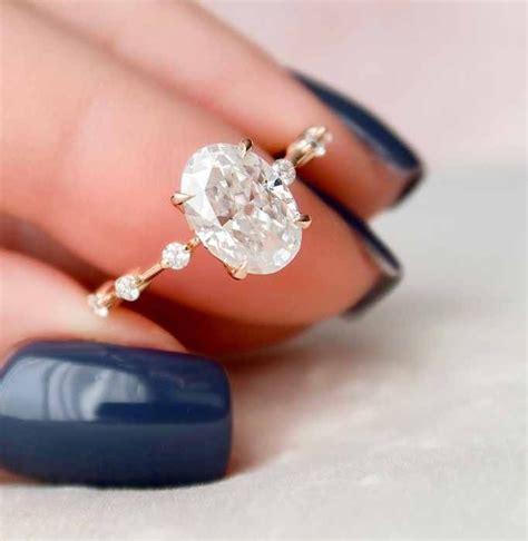 11 Best Oval Engagement Rings 2021 Unique Styles From Large To Small