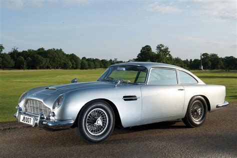 Aston Martin To Build 25 James Bond Db5 Replicas With All Of 007s Toys