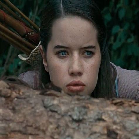 Susan Pevensie Anna Popplewell Child Actresses Chronicles Of Narnia