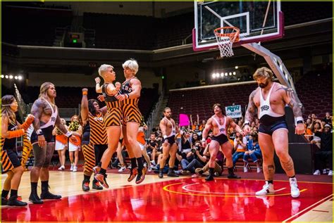 Swish swish is the third single from katy perry's fifth studio album, witness and marks the first song featuring vocals from both katy perry and nicki minaj. Katy Perry Drops Basketball-Themed 'Swish Swish' Video ...