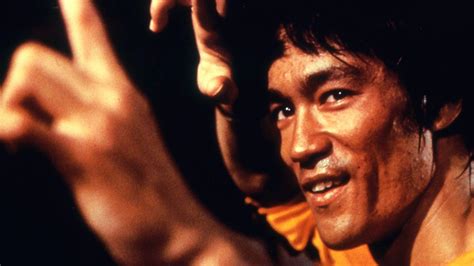 Bruce Lee Létonnante Exposition Privée Qui Rend Hommage à Licône