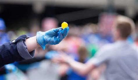 Where can you get your hands on these edible water bottles? Ooho Edible Drink Capsules Handed Out at the 2019 London ...