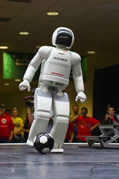 Humanoid robots are continually improving and honda's asimo is no different. ASIMO Humanoid-Robot - RoboTronicsPro