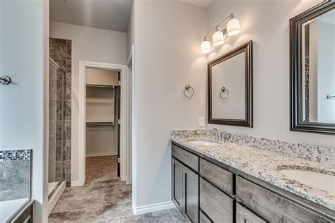 Check spelling or type a new query. Stunning master suite | Framed bathroom mirror, Bathroom ...