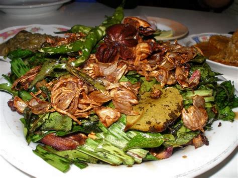 Resep jangan lombok merupakan salah satu resep masakan sayur lodeh khas dari gunungkidul resep sambal tumpang merupakan salah satu resep masakan yang khas dari daerah jawa timur resep mie aceh tumis mudah dan praktis cara membuatnya. 13 Makanan Tradisional Khas Dari Aceh - Jagat Resep