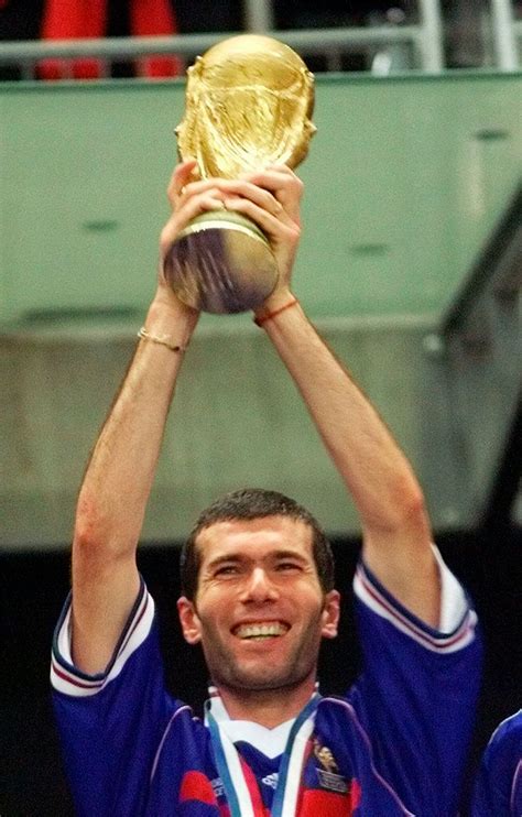 After all, he'd done it before. Zinedine Zidane (Francia) | Campeones, Mundial brasil 2014, Deportes