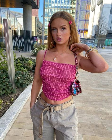 Eastenders Star Maisie Smith Poses For Snaps Alongside Her Lookalike