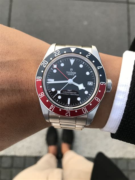 It is priced much more lower than most of its competitors, and yet it does not skimp in terms of its quality or offerings. Chronondo Watch Of The Day: Tudor Heritage Black Bay GMT Date