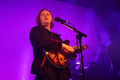 Lewis Capaldi Age and Biography Revealed : All You Need To Know